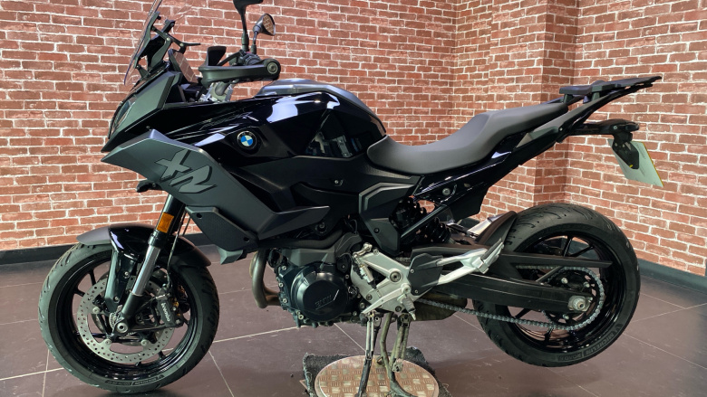 BMW F900 XR